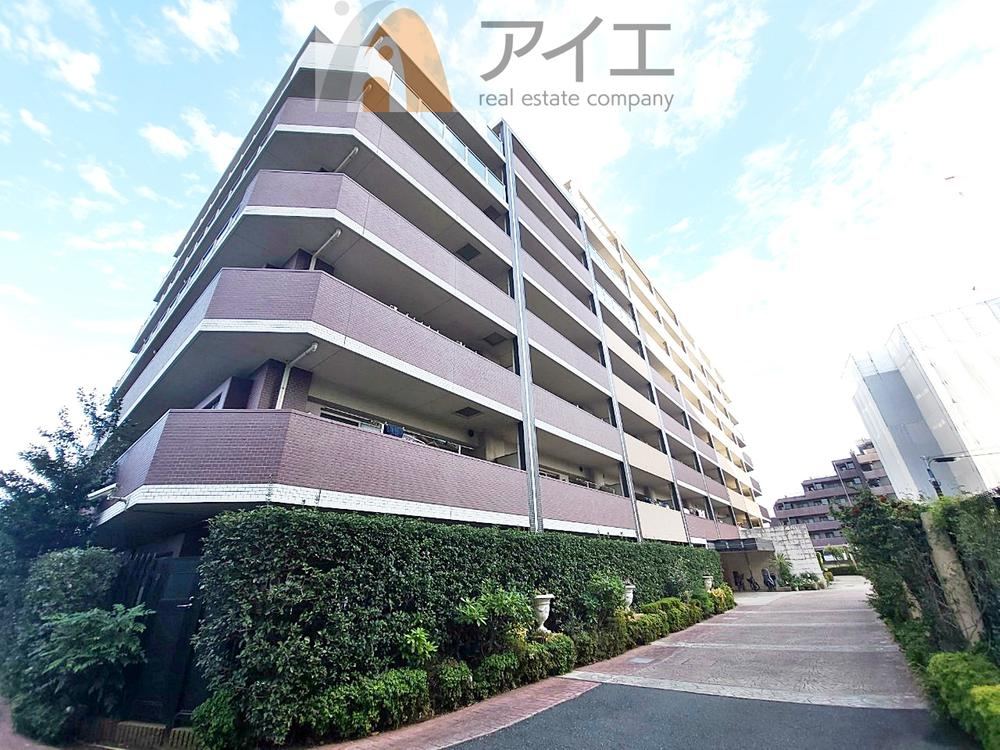 Newly Renovated 2LDK Apartment Available - Photo 1
