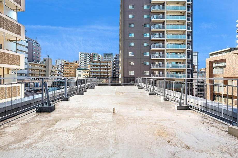 Spacious 2LDK Apartment with Large Terrace - Photo 1