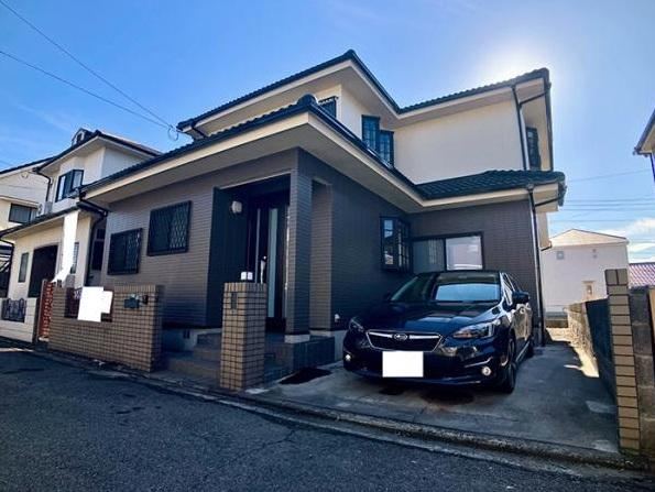 Conveniently Located 5LDK House in Matsuyama - Photo 1