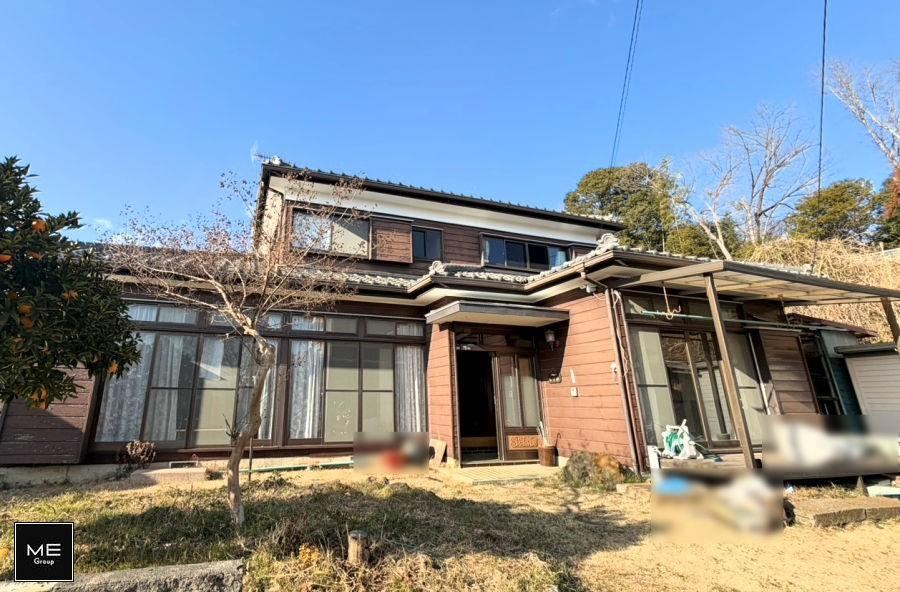 Spacious 4LDK House on a Large Lot - Photo 1