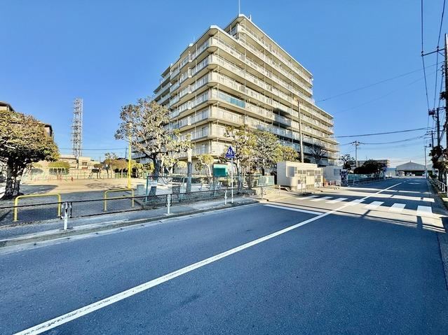 3LDK Apartment Near Kitakoshigaya Station - Photo 1