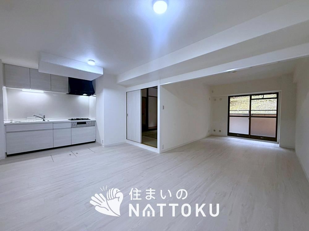 2LDK+S apartment in Hirakata, Osaka - Photo 1