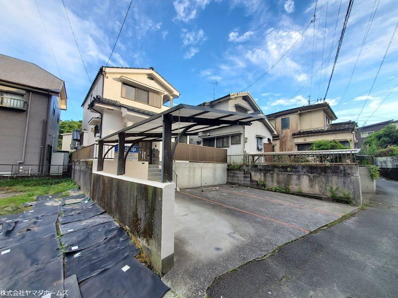 Cozy 3LDK Home with Renovation Opportunities - Photo 1