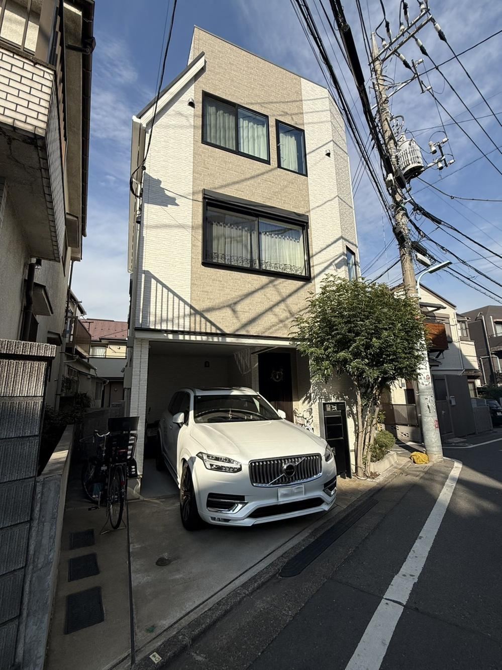 Newly Built Mixed-Use Home in Kamimeguro - Photo 1