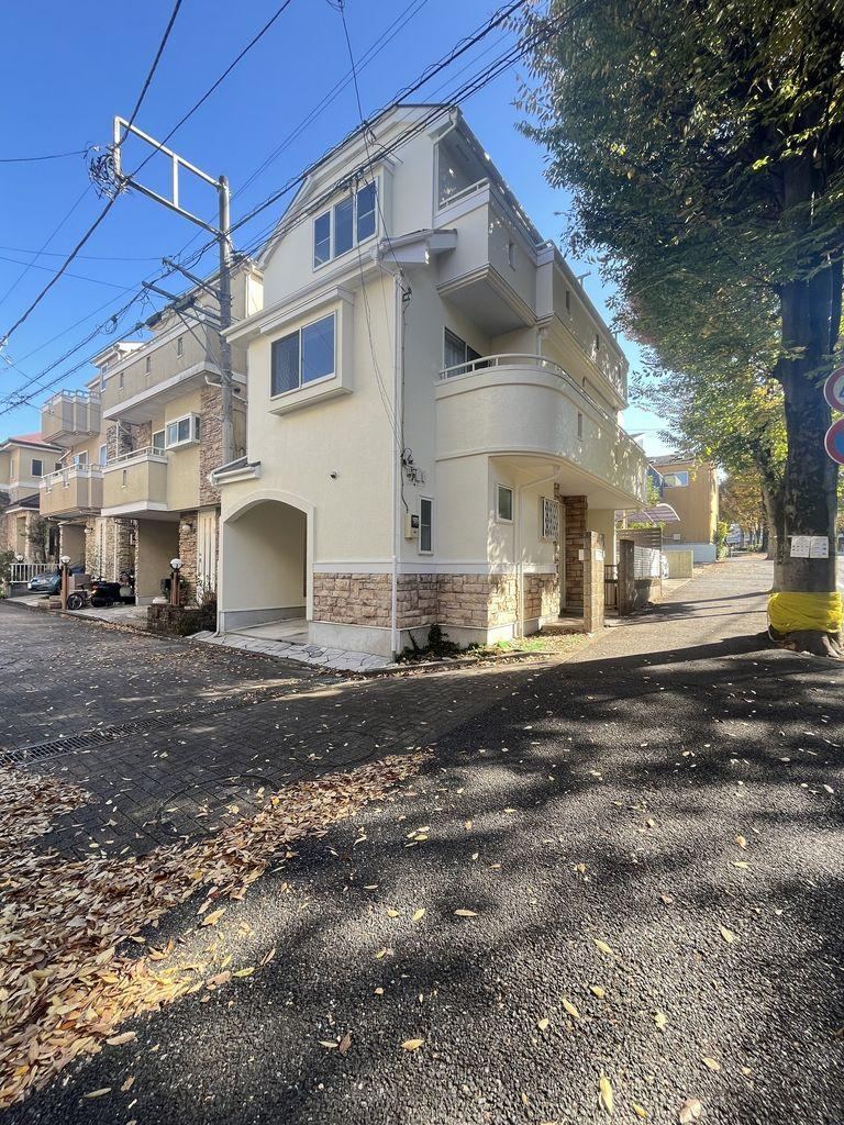 Fully Renovated 4LDK House Near Fujigaoka Station - Photo 1