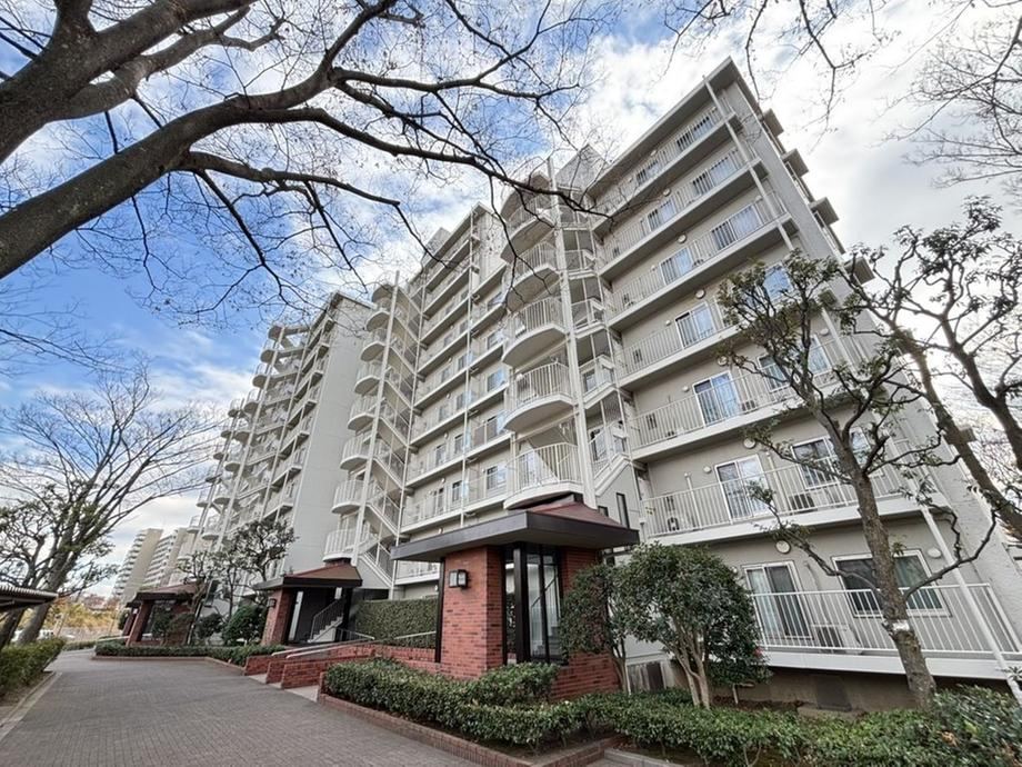 Modern 4LDK Apartment in New Matsudo - Photo 1
