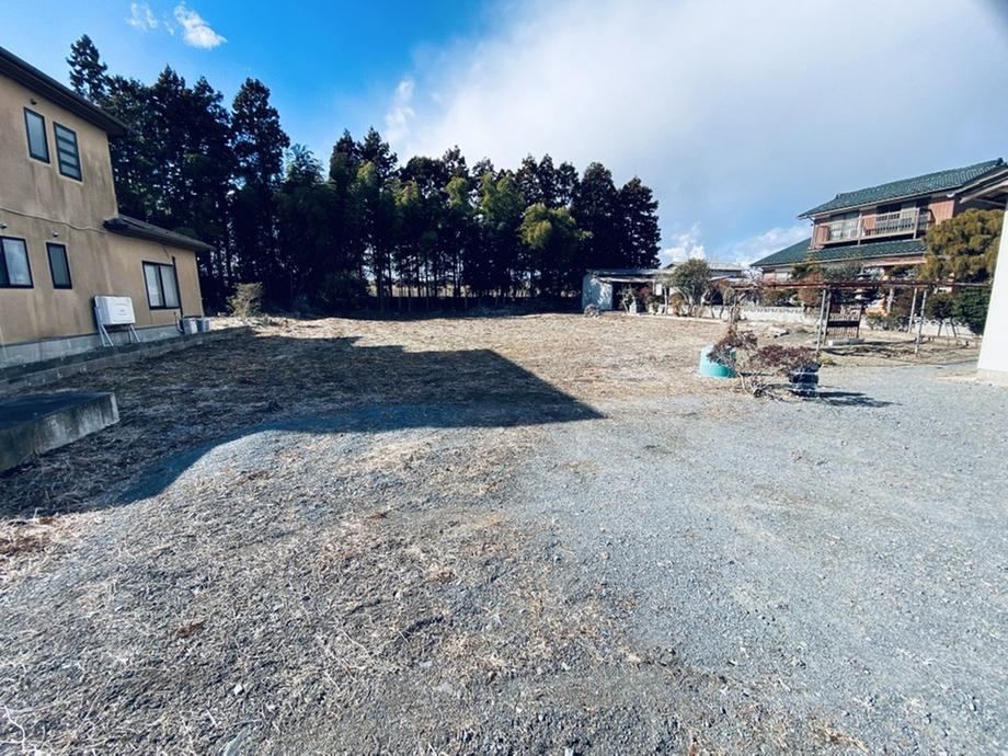 Generous Land Area in Wataricho - Photo 1
