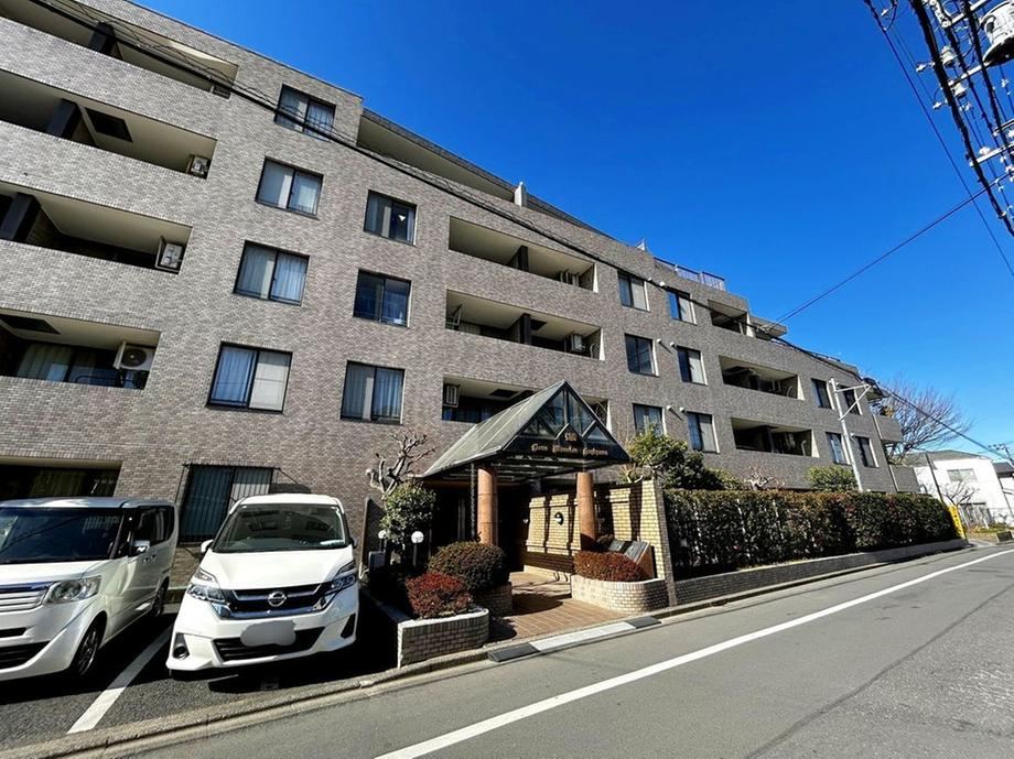 3LDK apartment in Higashimurayama, Tokyo - Photo 1