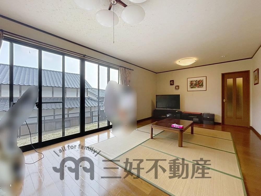 Spacious 6LDK House in Nature-Rich Environment - Photo 1