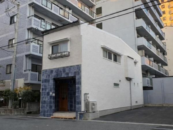 Renovated 2LDK House Near Sakuragawa Station - Photo 1