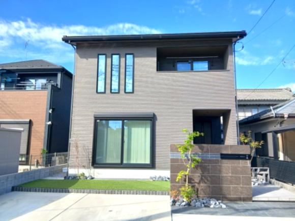 Modern 3LDK Home with Walk-In Closet in Mihara - Photo 1
