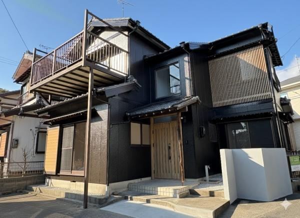 Renovated 4LDK House in Sanbongi - Photo 1