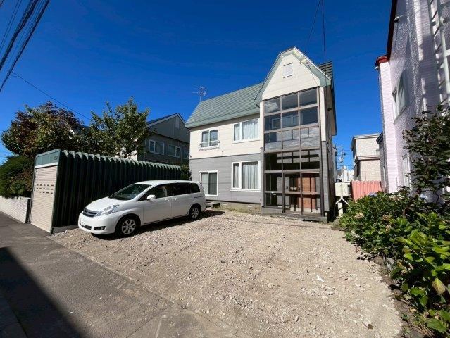 Spacious 6LDK House in Takuhoku, Sapporo - Photo 1