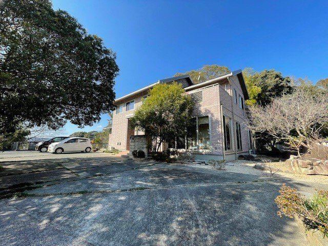 Spacious 5LDK House with Ample Parking in Nakama - Photo 1
