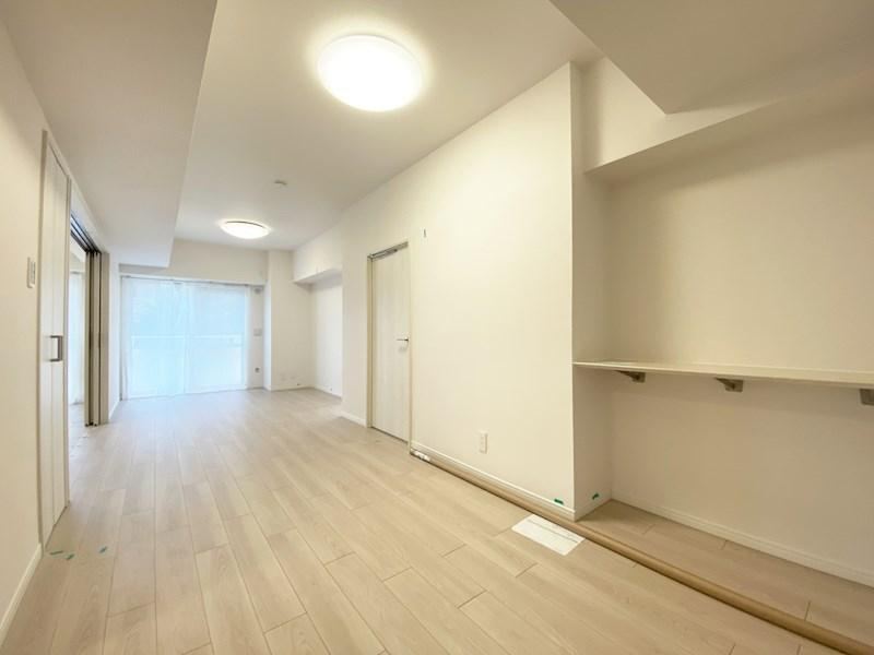 Renovated 3LDK Apartment in Kozukue - Photo 1