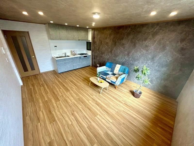 Well-Located 4LDK House in Himejima, Osaka - Photo 1