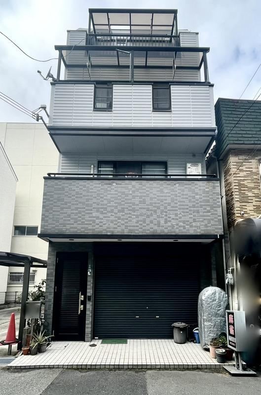Versatile 5LDK House Near Itayado Station - Photo 1
