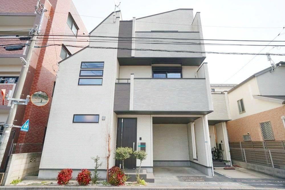 Charming 2LDK+S House Near Koganei Park - Photo 1