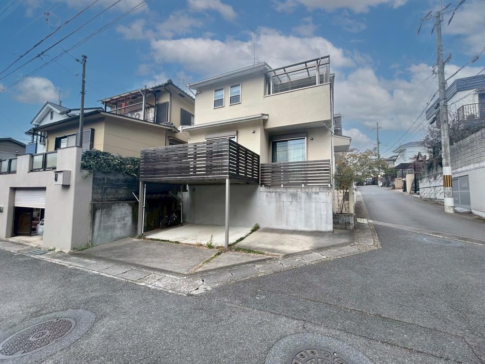 Spacious 4LDK Corner House in Daigo, Kyoto - Photo 1