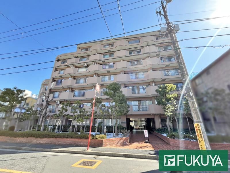 Modern 2LDK+S Apartment Near Hirai Station - Photo 1