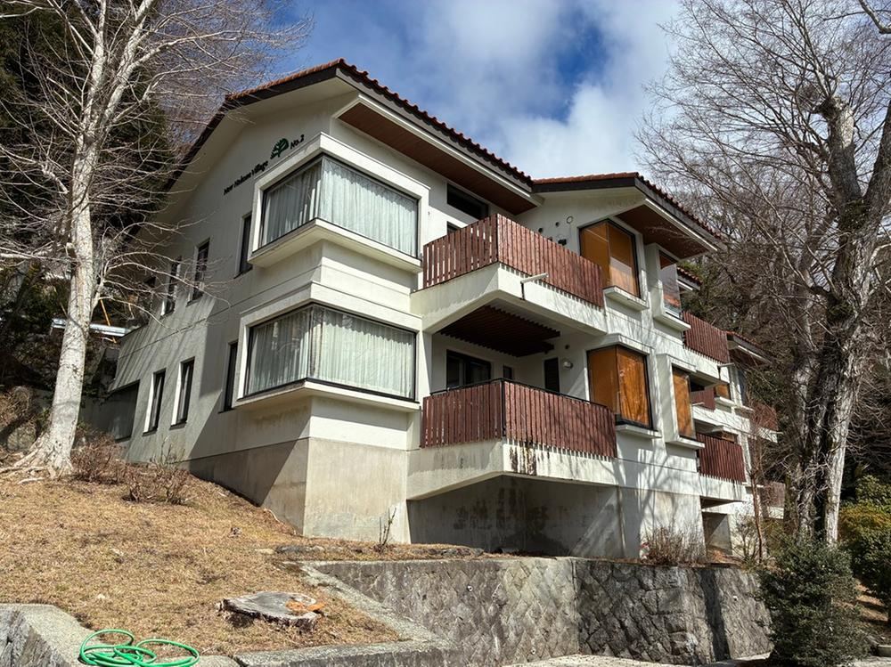 Charming 1LDK Apartment with Loft - Photo 1