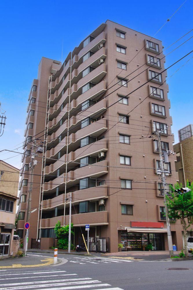 Modern 2LDK Apartment in Chuo 2 - Photo 1