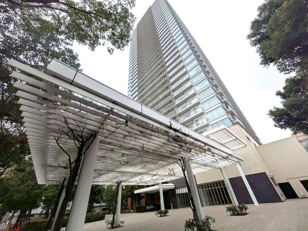 Renovated 1LDK+S Tower Residence Near Asakusa Station - Photo 1