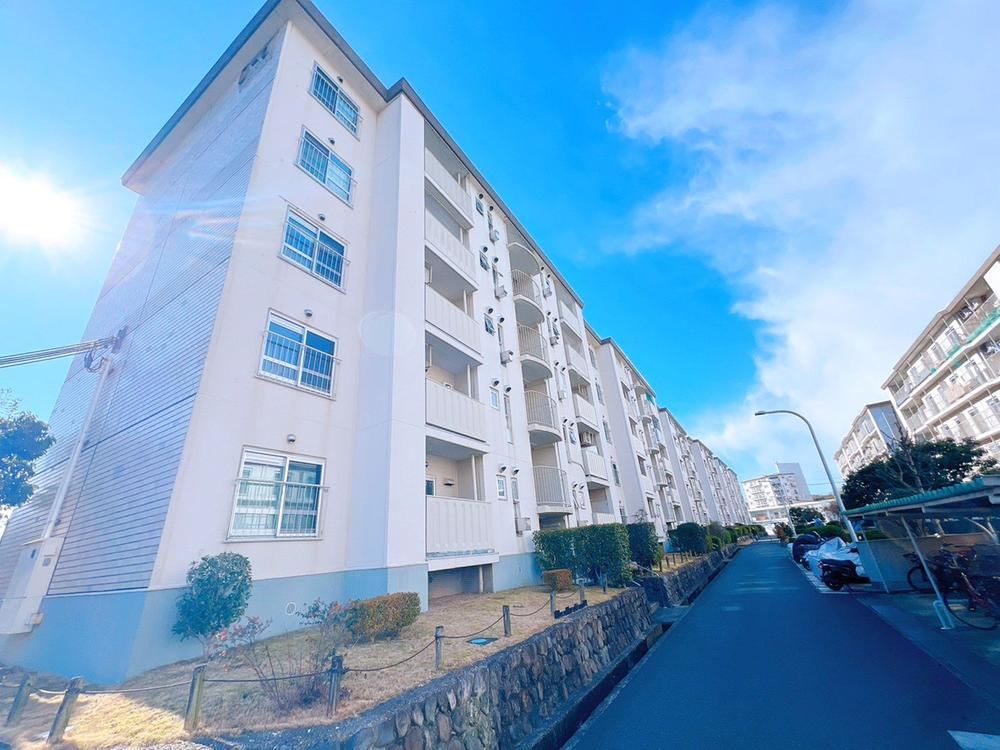 3LDK apartment in Hirakata, Osaka - Photo 1
