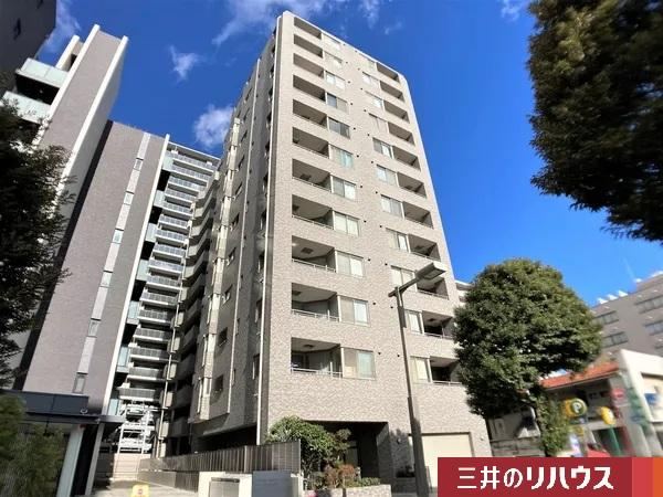 Renovated 3LDK Apartment in Futsukamachi - Photo 1