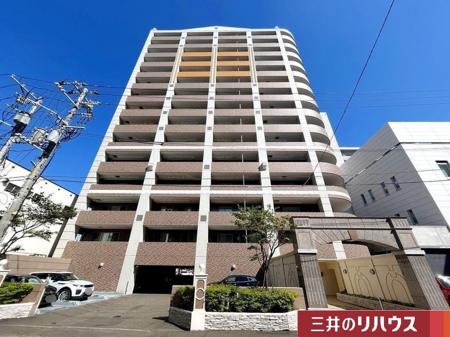 3LDK apartment in Chuo Ward, Sapporo, Hokkaido - Photo 1