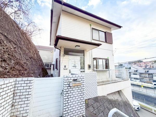 Charming 3LDK House in Aobadai, Yokohama - Photo 1