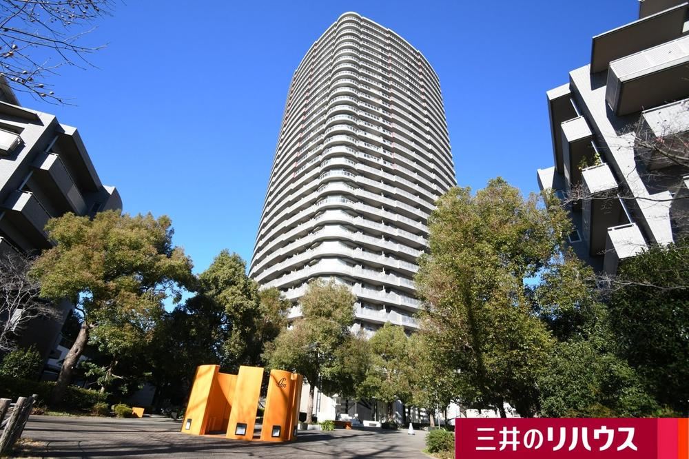 Modern 3LDK Apartment in Fujimino - Photo 1