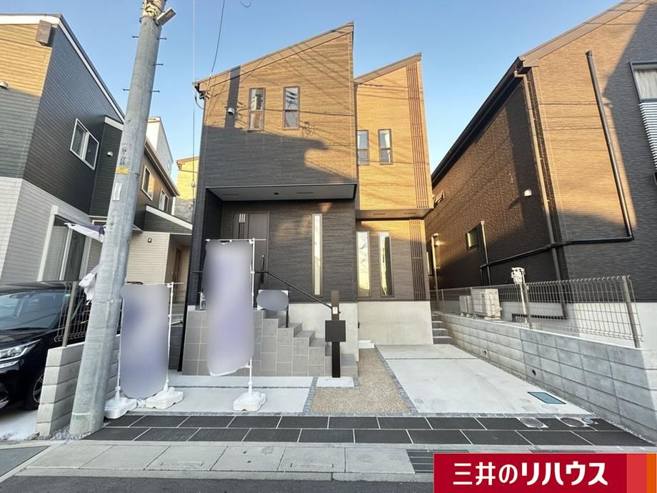 Spacious 3LDK Home in Akai - Photo 1