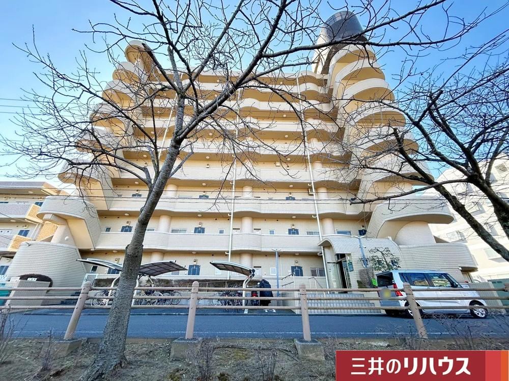 Renovated 3LDK Apartment in Matsuki - Photo 1