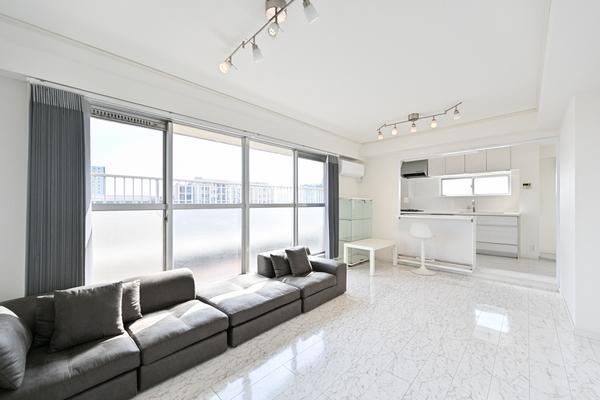 Top Floor 3LDK+S Maisonette with Great Views - Photo 1
