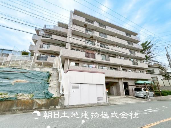 Spacious 3LDK Apartment in Kozukue - Photo 1