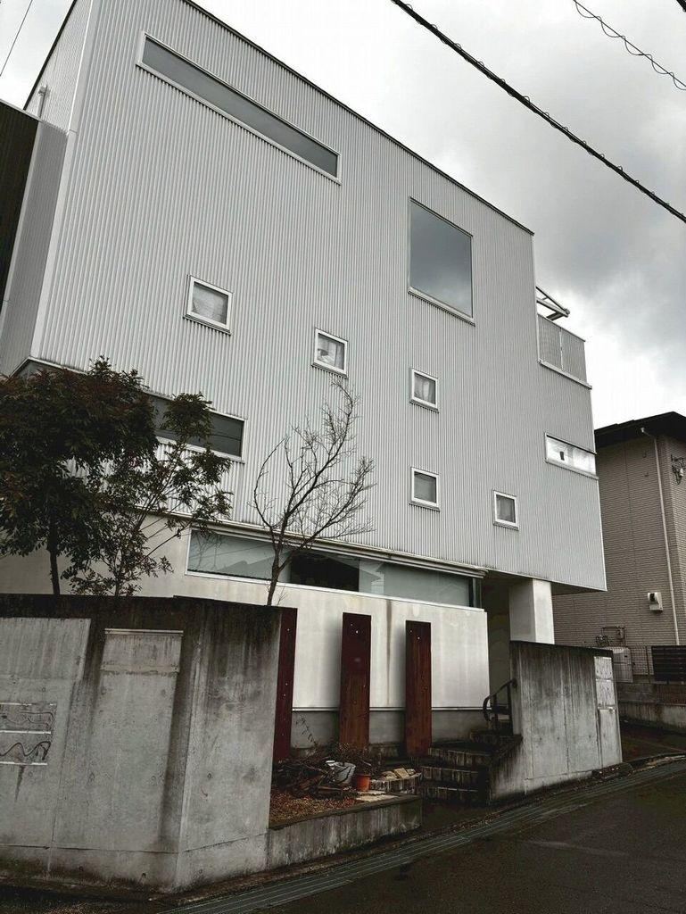 Elegant 5LDK House in Shukugai 2, Matsuyama - Photo 1