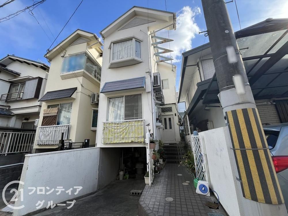 Independent 5DK House Near Nakayama-dera Station - Photo 1