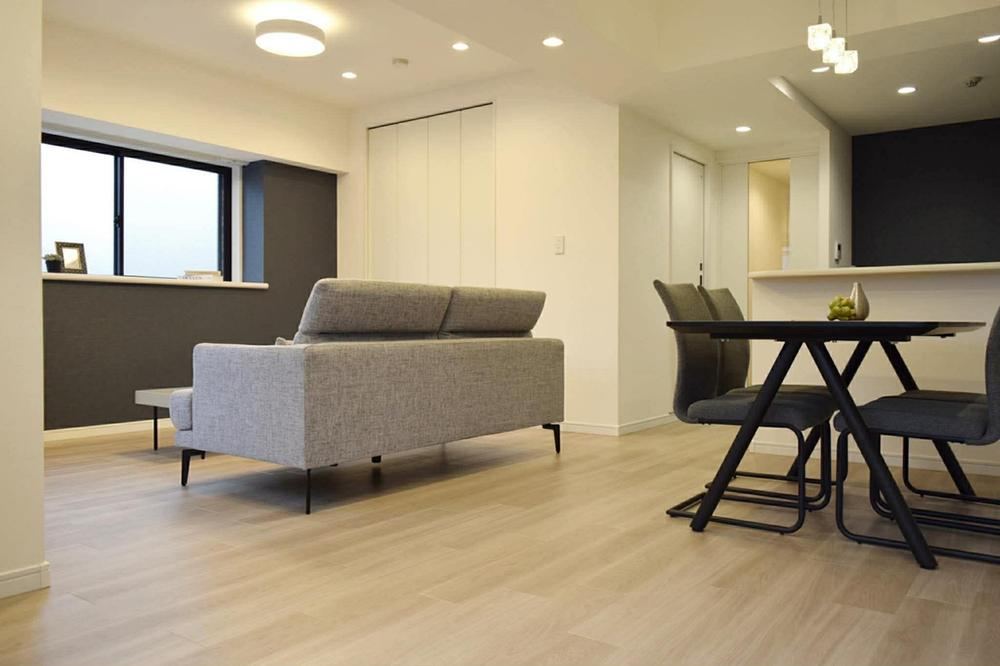 Stylish 2LDK Apartment Near Kitayase Station - Photo 1