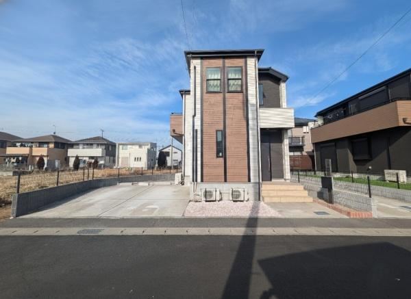 Modern 4LDK Home with Solar Power in Furumachi - Photo 1