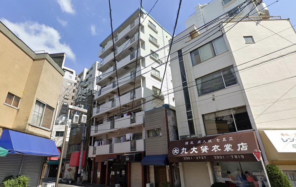 Renovated 2LDK Apartment in Akabane - Photo 1