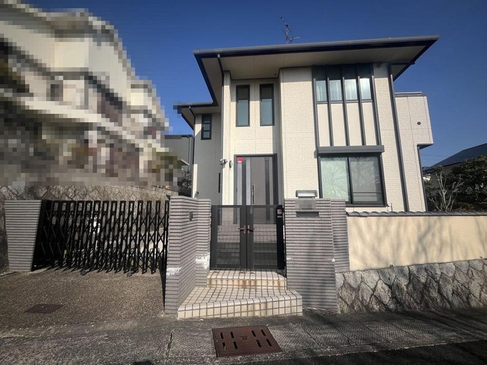 4LDK House with Spacious Land in Uzumoridai - Photo 1