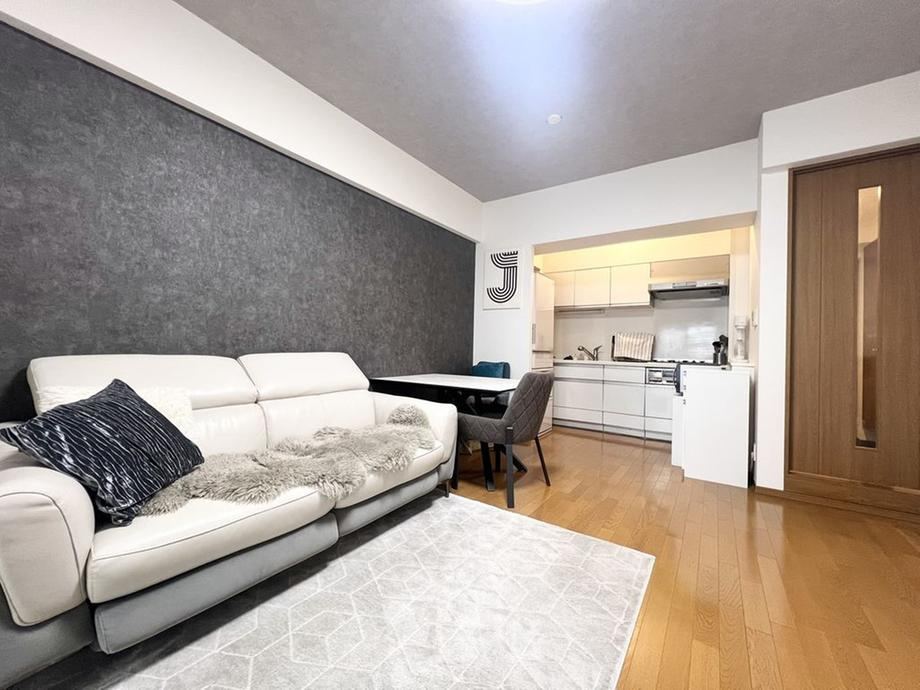 Convenient 2LDK Apartment in Osaki - Photo 1