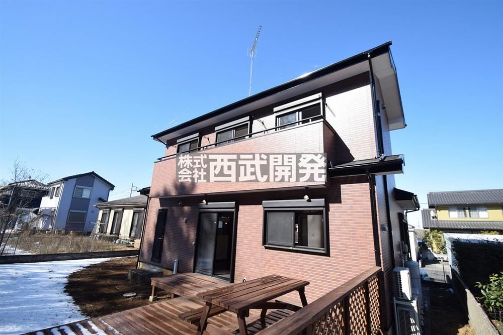 Partially Renovated 4LDK Home with Ample Parking in Higashi-Hidaka - Photo 1