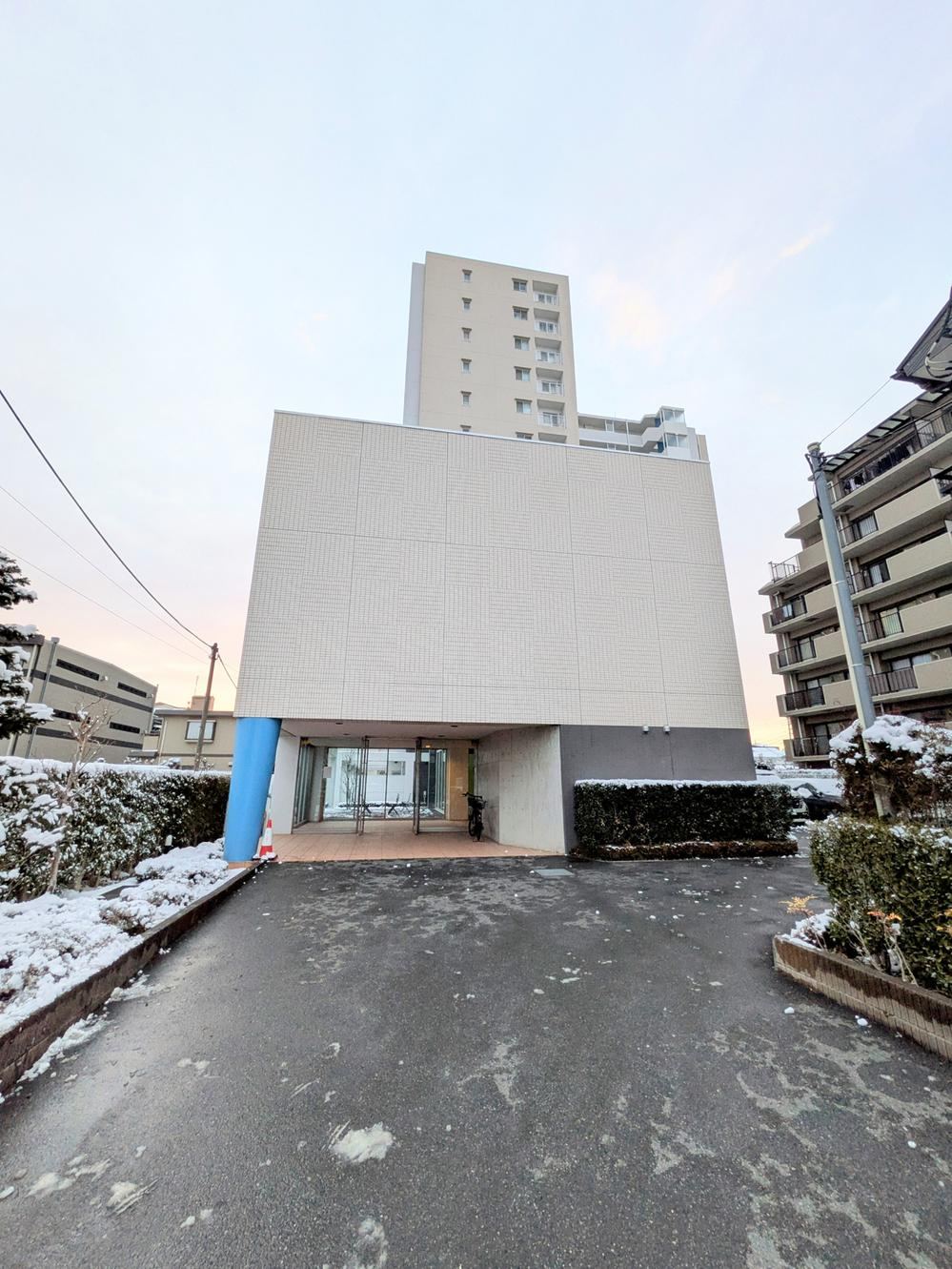 Pet-Friendly 4LDK with Private Garden in Toda - Photo 1