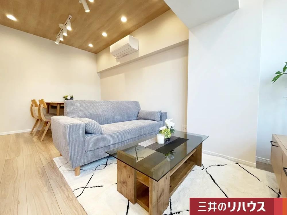 1LDK+S apartment in Shinjuku Ward, Tokyo - Photo 1
