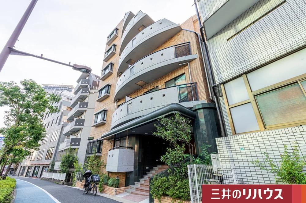 Modern 1LDK Apartment in Ohashi - Photo 1