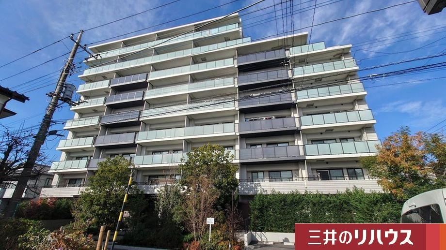 Modern 3LDK Apartment in Sezaki - Photo 1