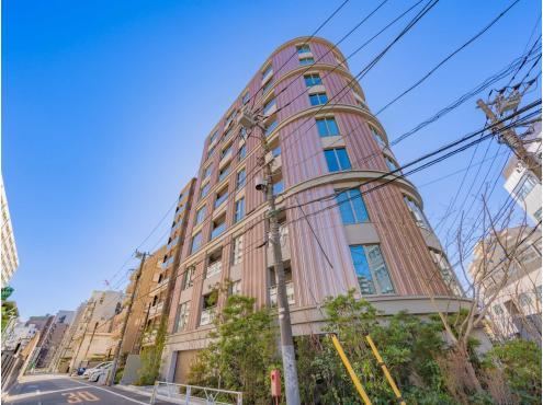 2LDK apartment in Shibuya Ward, Tokyo - Photo 1