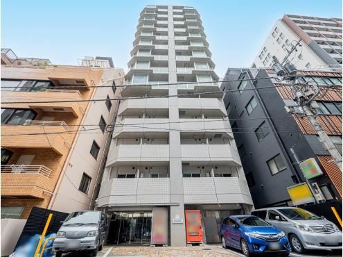 2LDK apartment in Chiyoda Ward, Tokyo - Photo 1